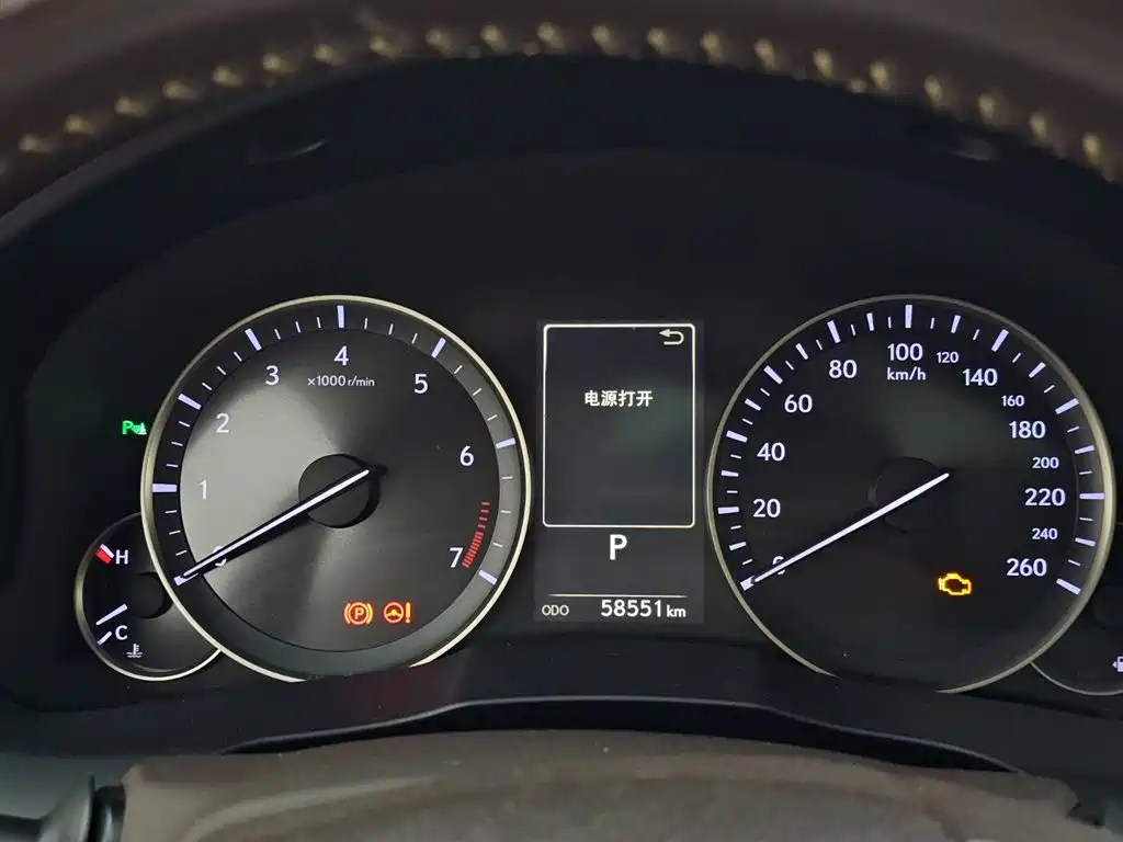 Lexus ES 2017 — фото 13