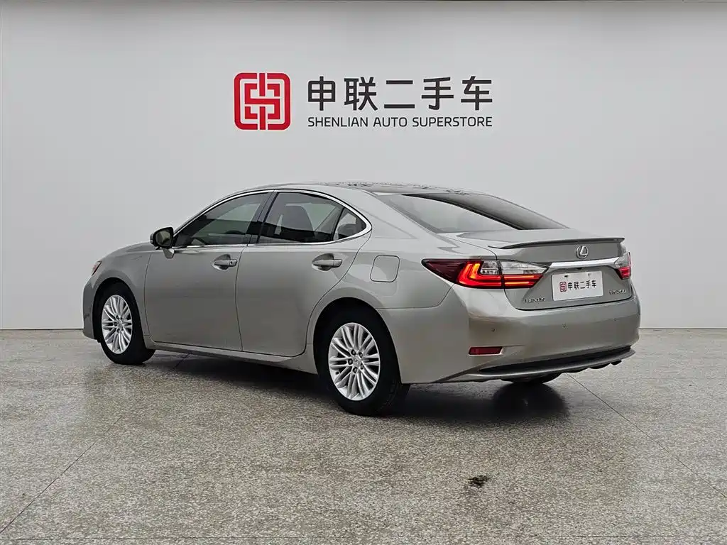 Lexus ES 2017 — фото 4