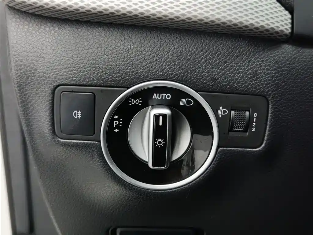 Mercedes-Benz B-Class 2015 — фото 21