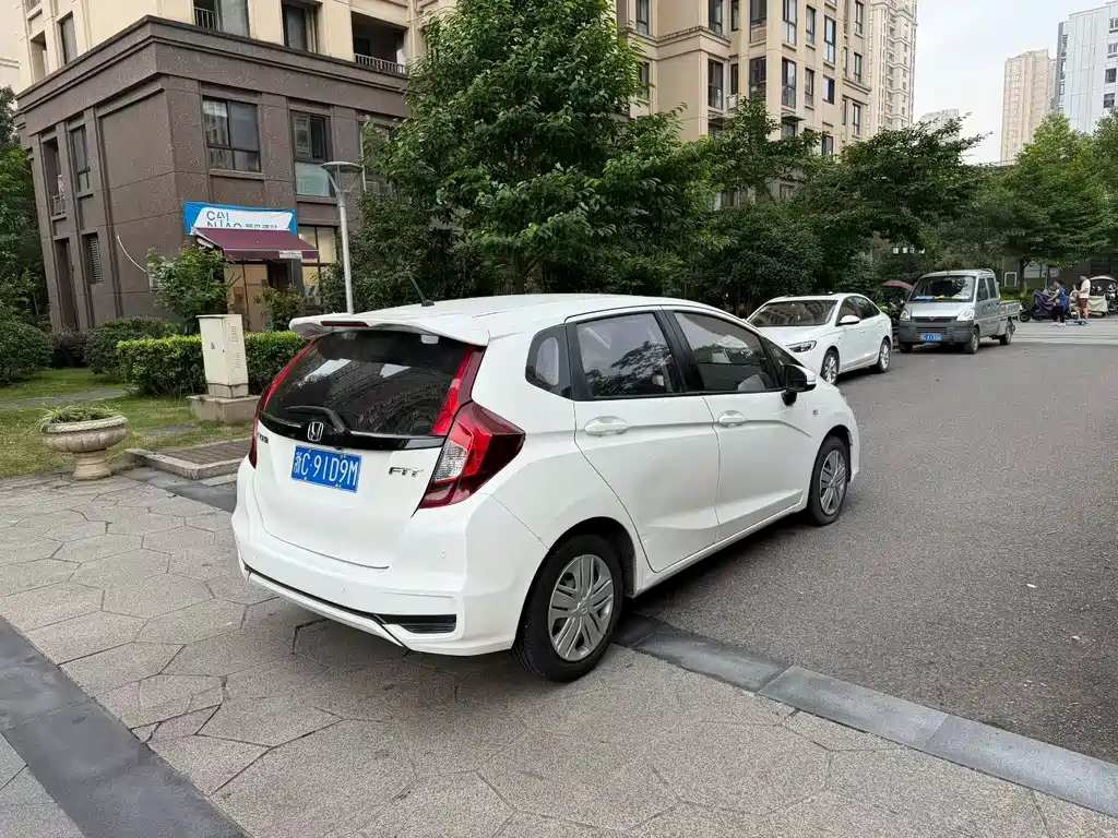 Honda Fit 2018 — фото 9