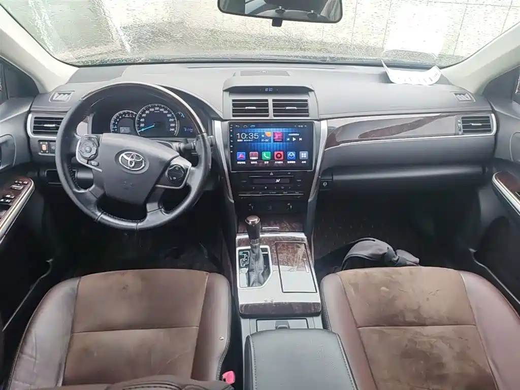 Toyota Camry 2017 — фото 10