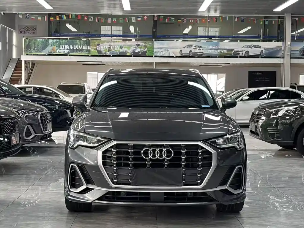 Audi Q3 2023 — фото 3