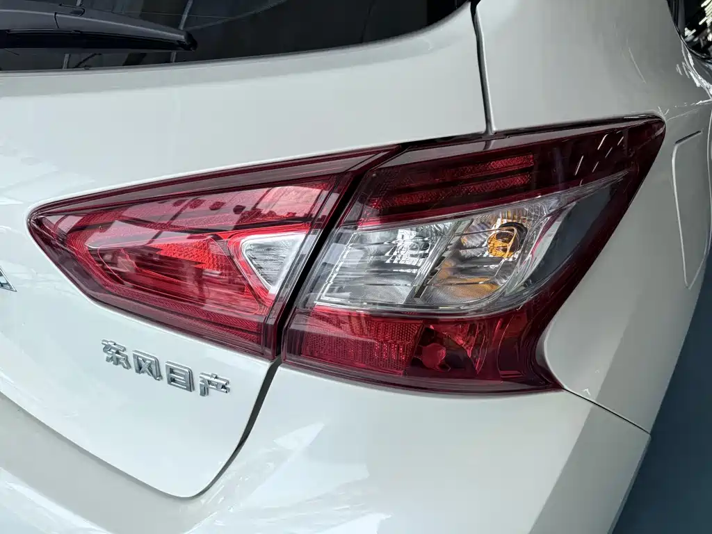 Nissan Tiida 2021 — фото 20