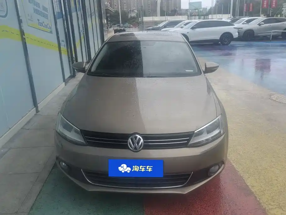 Volkswagen Sagitar 2014