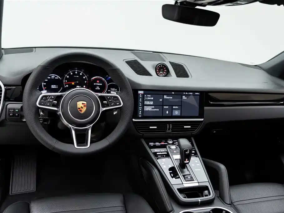 Porsche Cayenne 2019 — фото 11