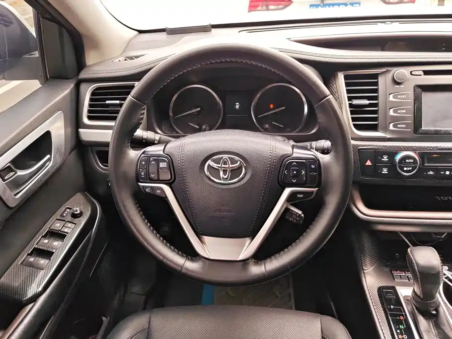 Toyota Highlander 2015 — фото 15