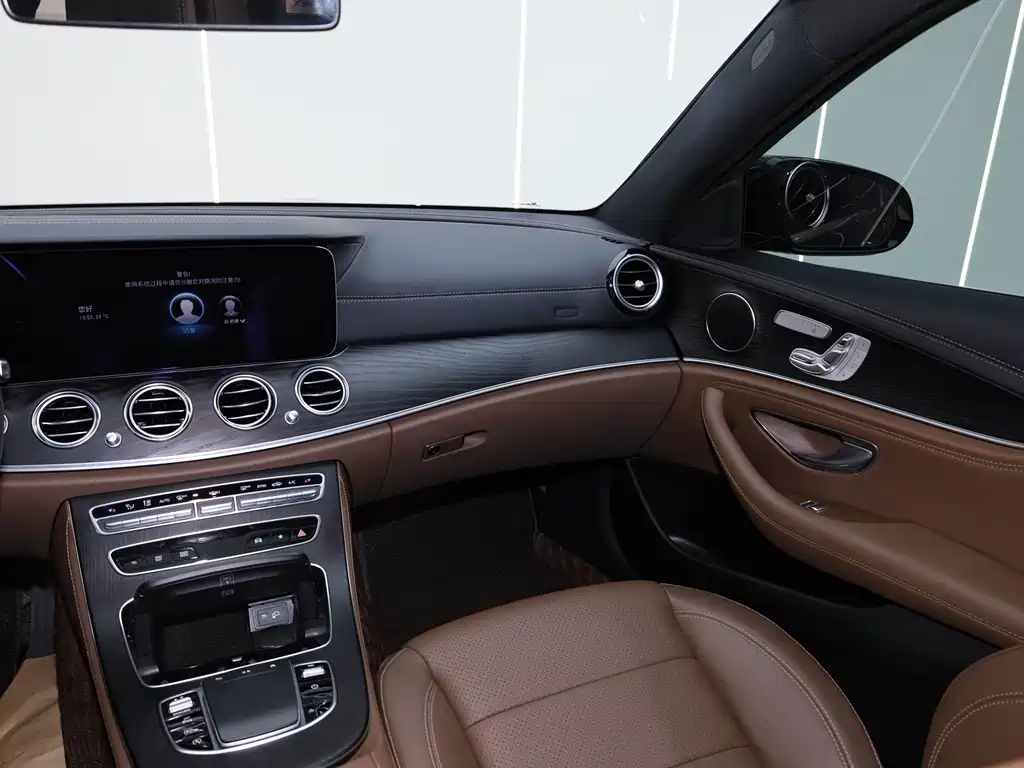 Mercedes-Benz E-Class 2021 — фото 14