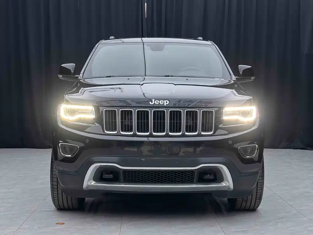 Jeep Grand Cherokee 2017 — фото 2