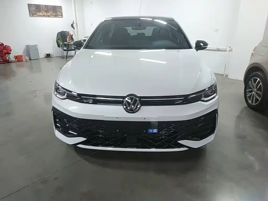 Volkswagen Golf 2025
