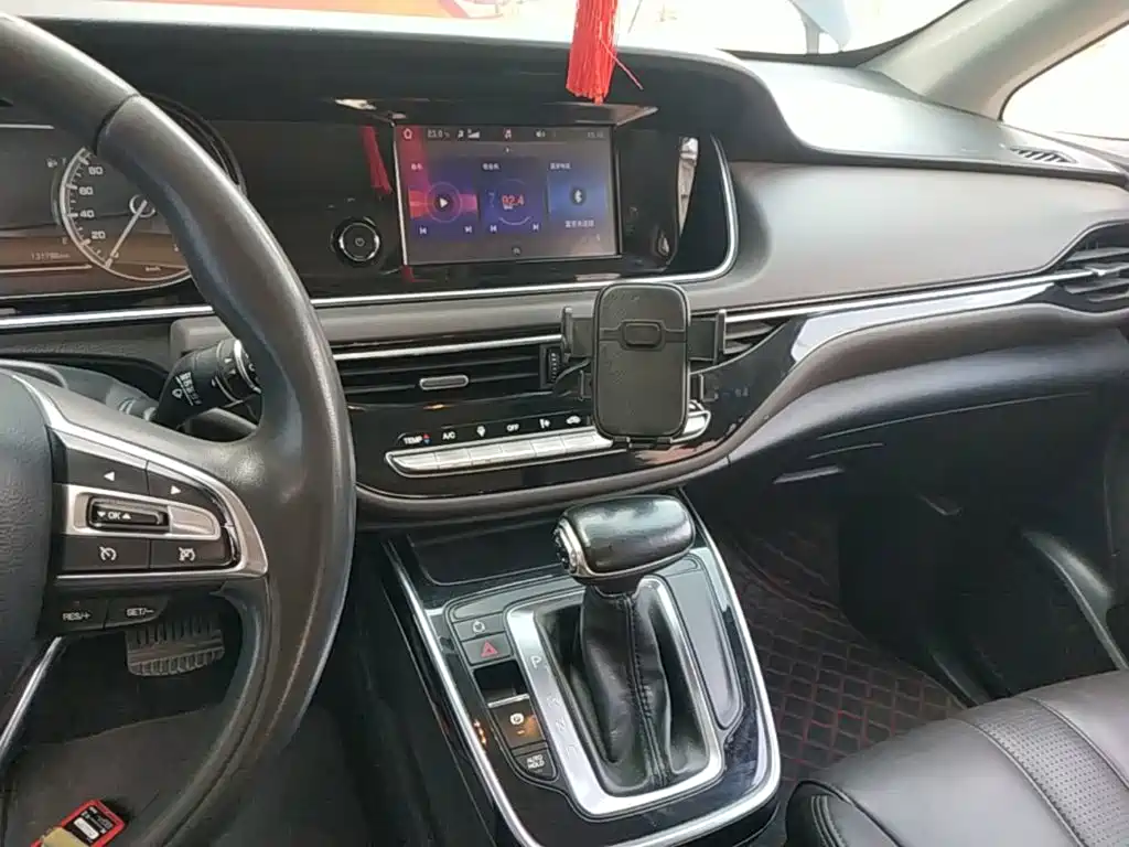 GAC Trumpchi M6 2019 — фото 13