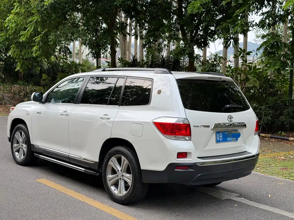 Toyota Highlander 2014 — фото 2