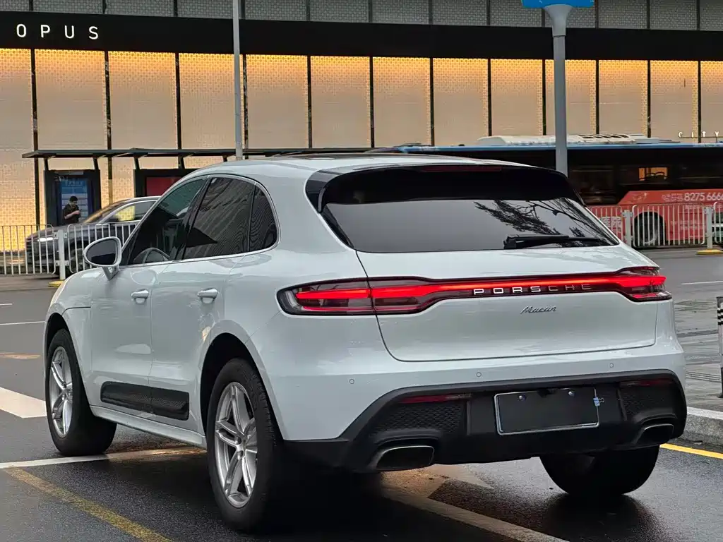 Porsche Macan 2023 — фото 16