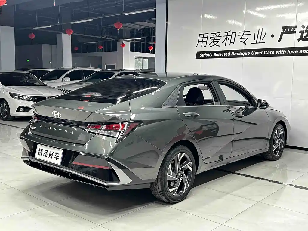 Hyundai Elantra 2024