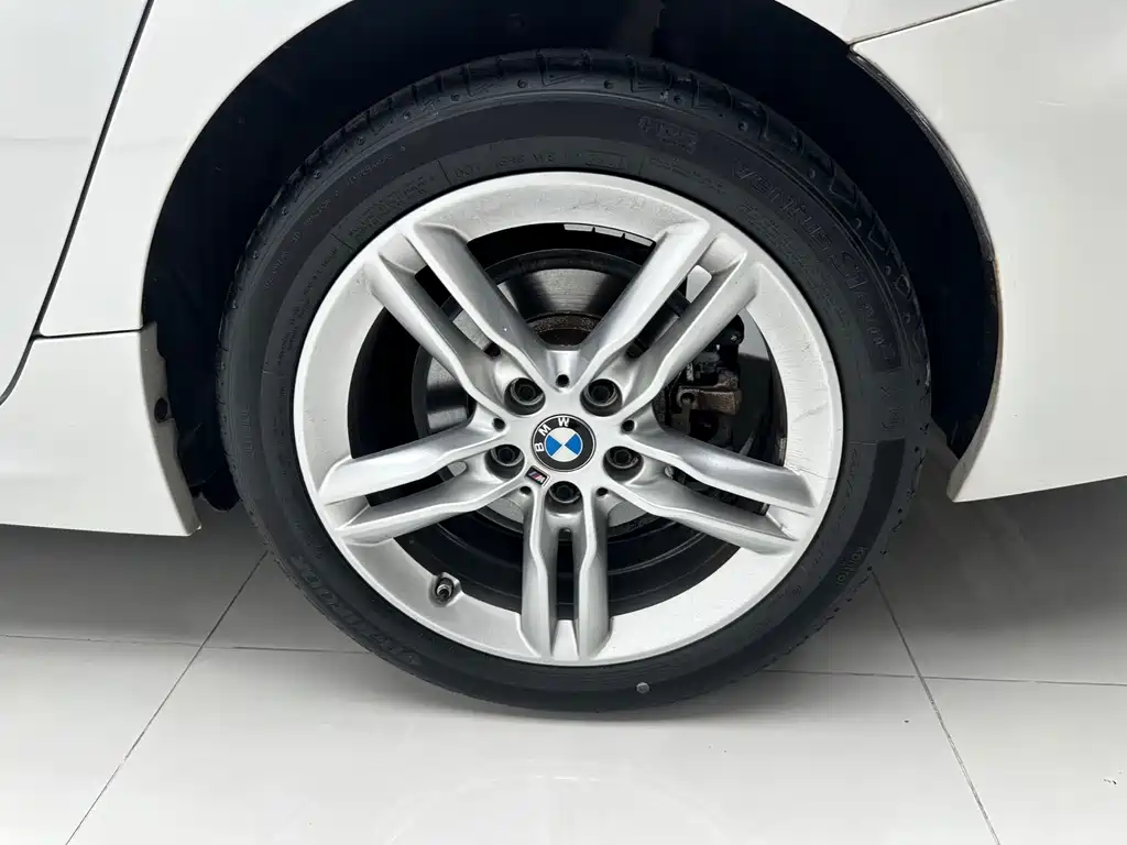 BMW 1 Series 2022 — фото 13