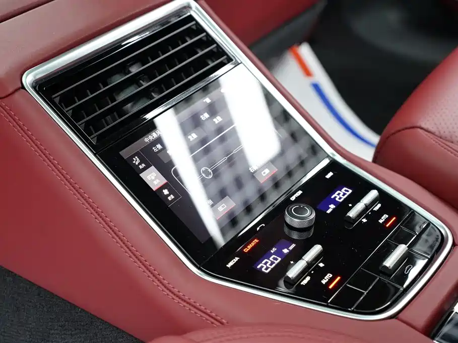 Porsche Panamera 2019 — фото 22