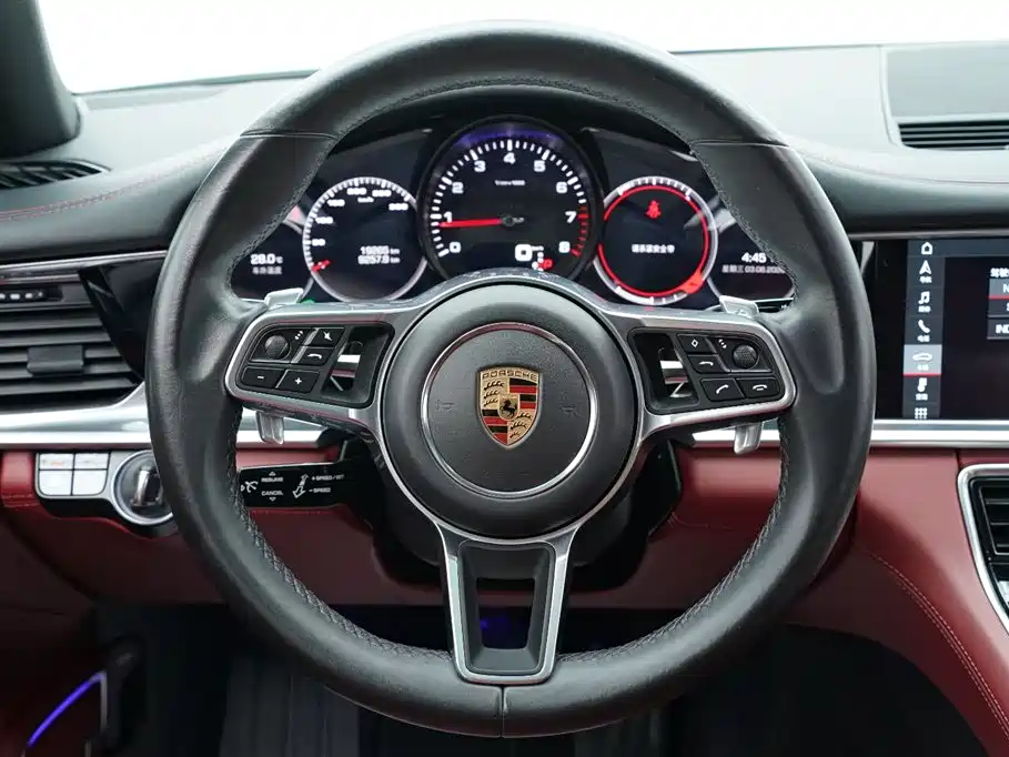 Porsche Panamera 2019 — фото 17