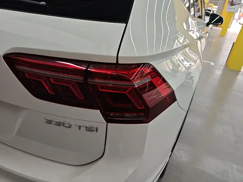 Volkswagen Tiguan L 2023 — фото 8