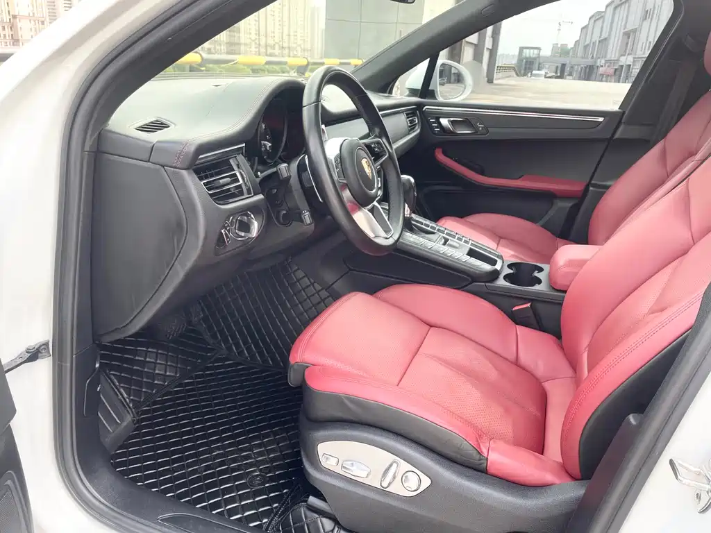 Porsche Macan 2021