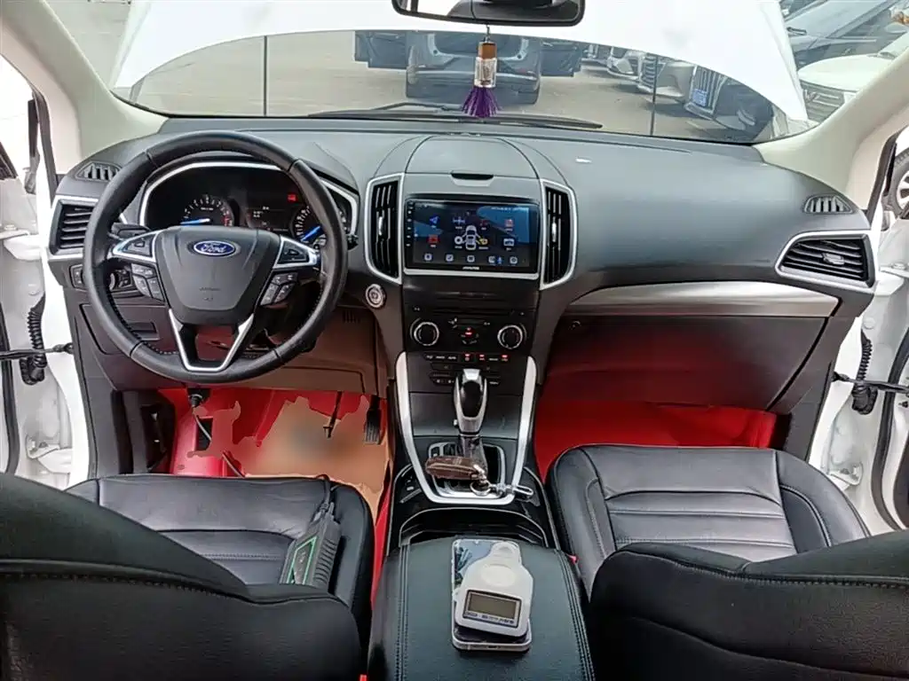 Ford Edge 2019 — фото 10