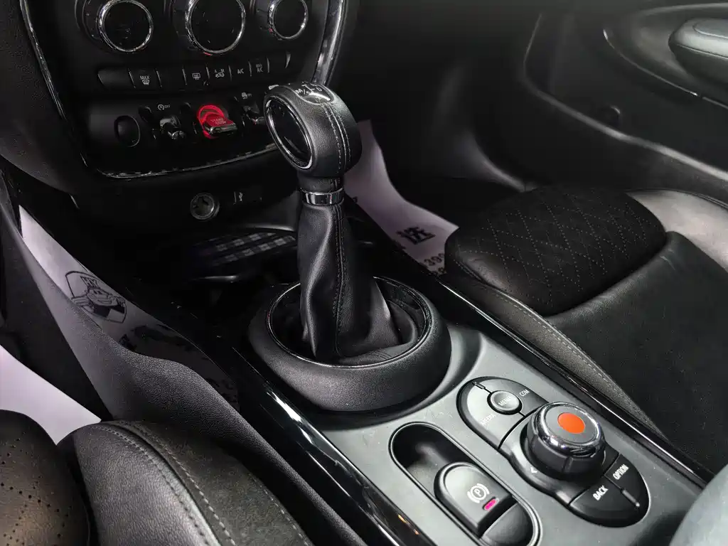 MINI Clubman 2019 — фото 14
