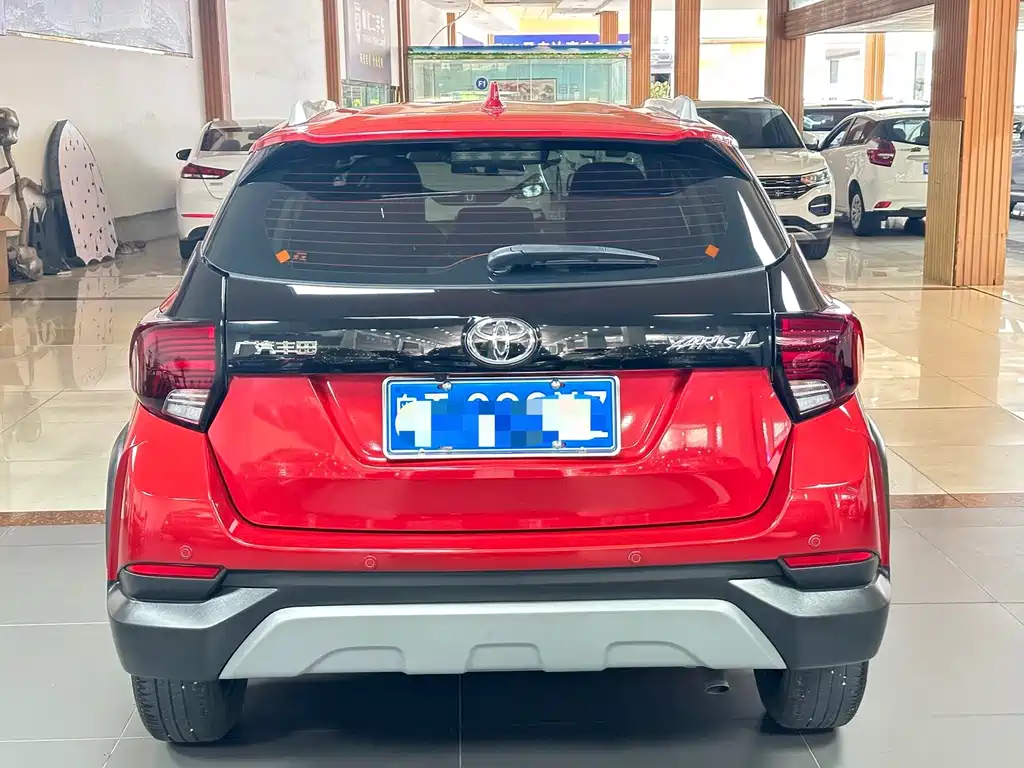 Toyota Yaris L 2021