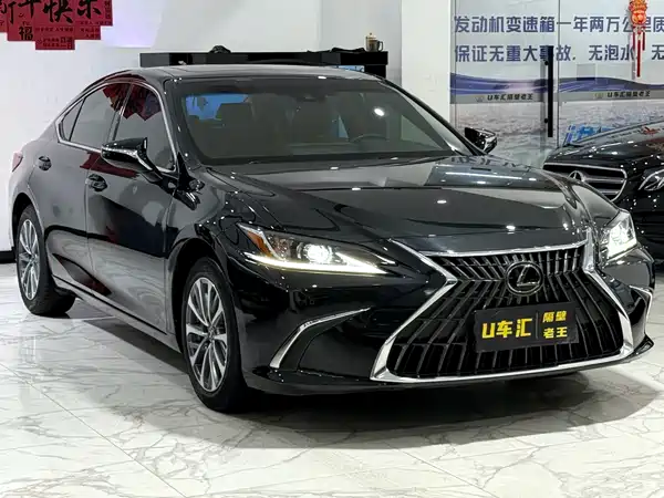 Lexus ES 2021