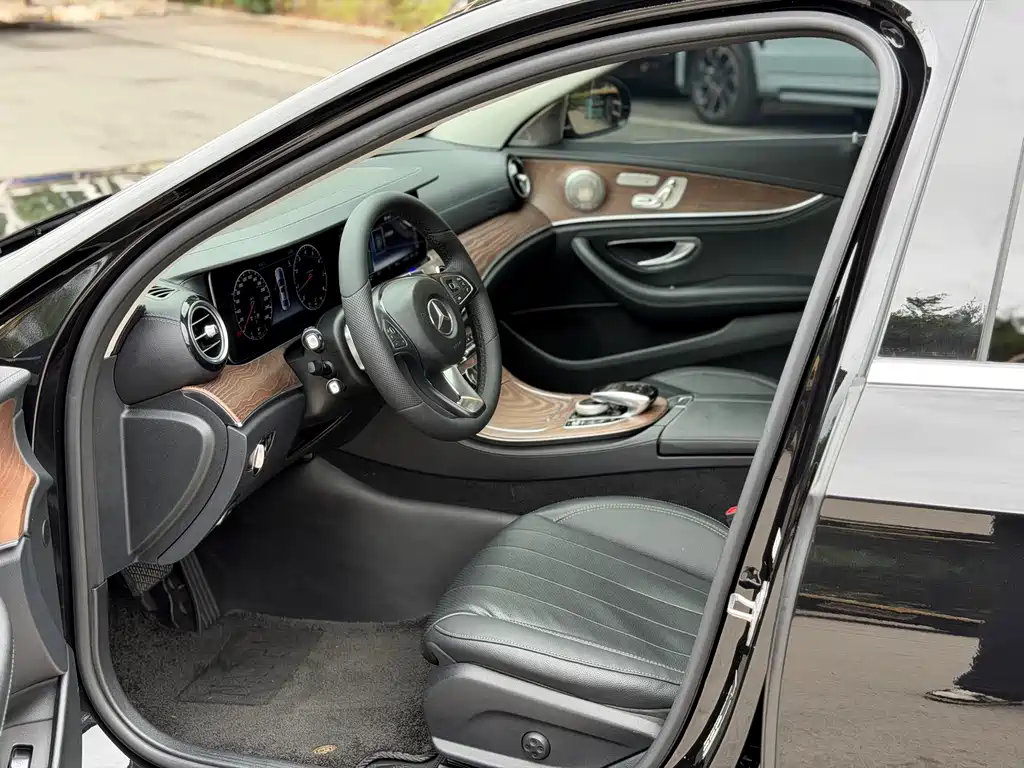 Mercedes-Benz E-Class 2019 — фото 4