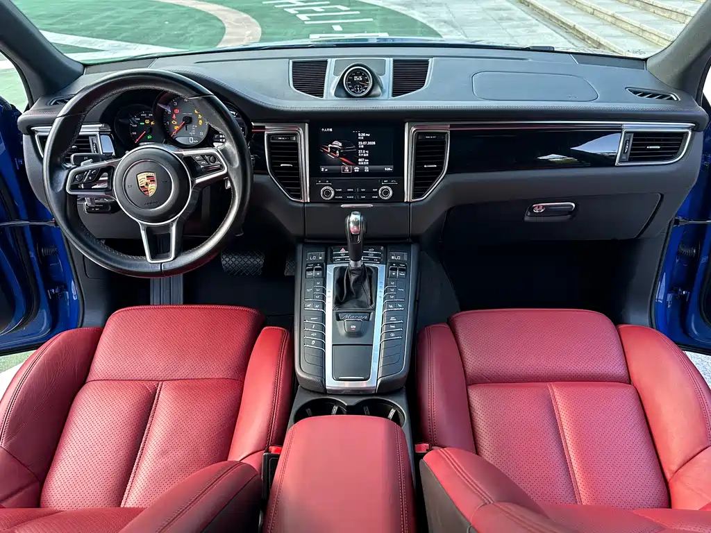 Porsche Macan 2017 — фото 12