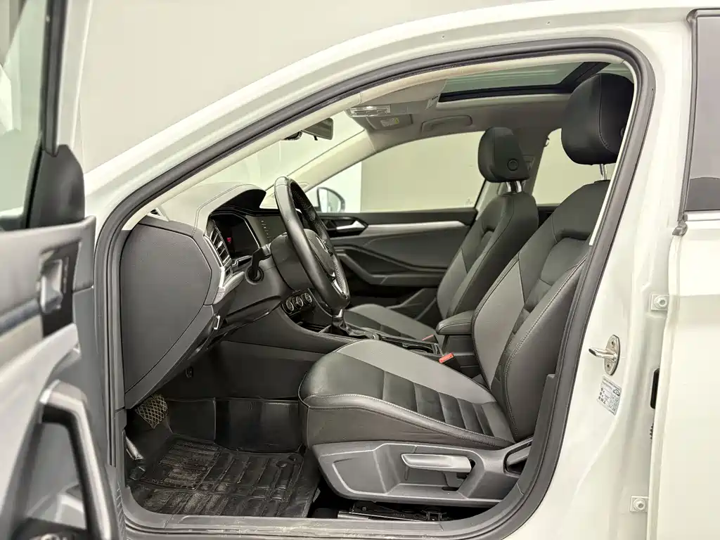 Volkswagen Sagitar 2021