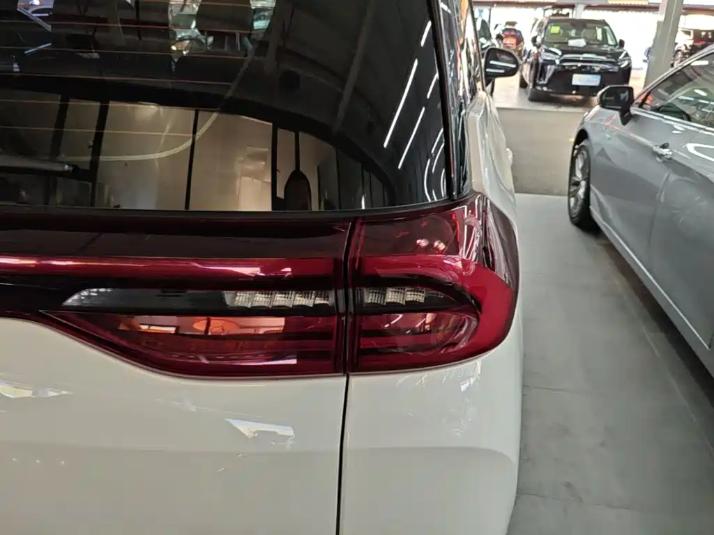 GAC Trumpchi M6 2020 — фото 8