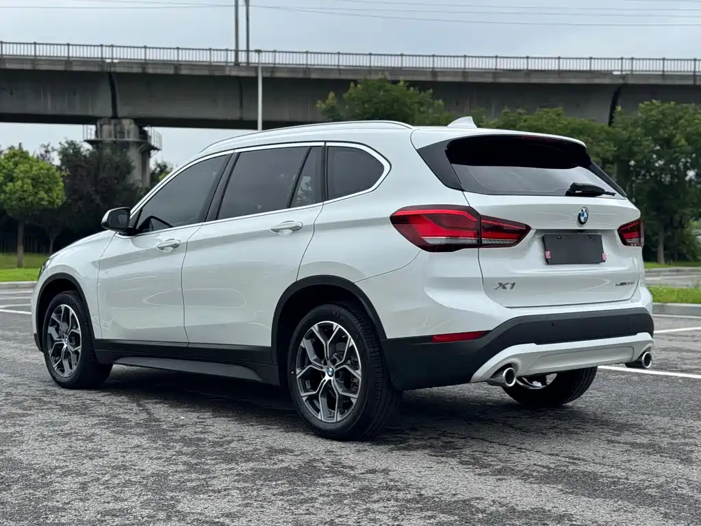 BMW X1 2021 — фото 4
