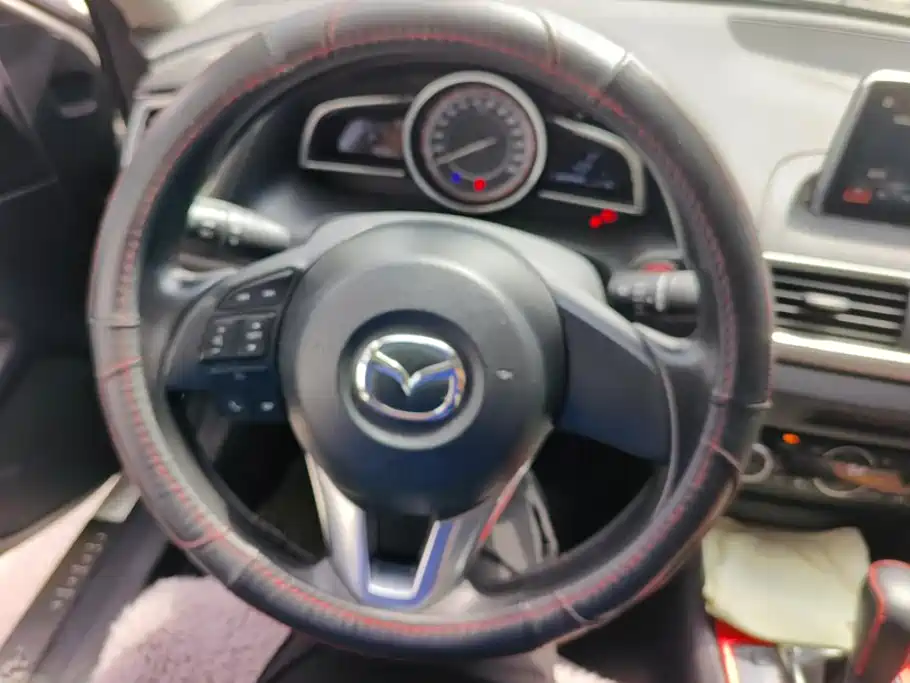 Mazda 3 Axela 2015 — фото 15