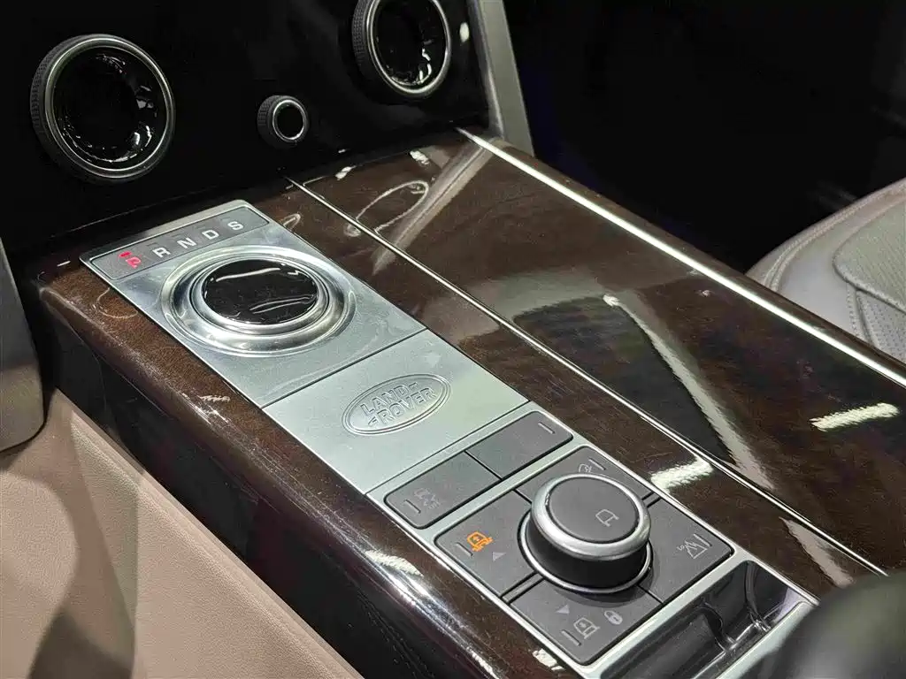 Land Rover Range Rover 2021 — фото 10