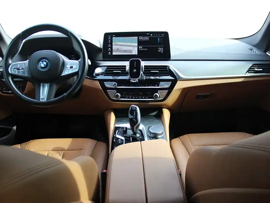 BMW 5 Series New Energy 2023 — фото 9