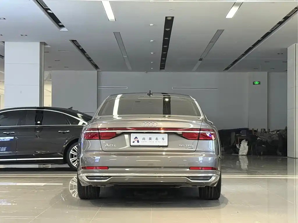 Audi A8 2018 — фото 14