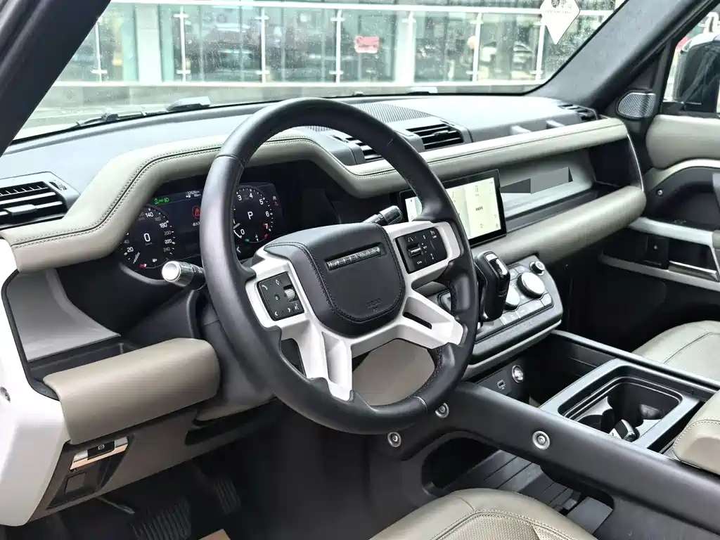 Land Rover Defender 2021 — фото 11