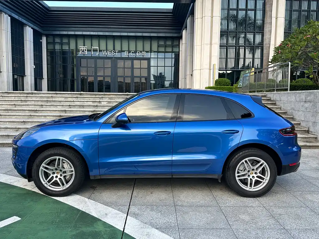 Porsche Macan 2017 — фото 28