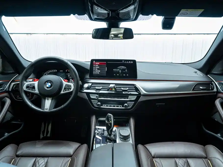 BMW 5 Series 2022 — фото 13