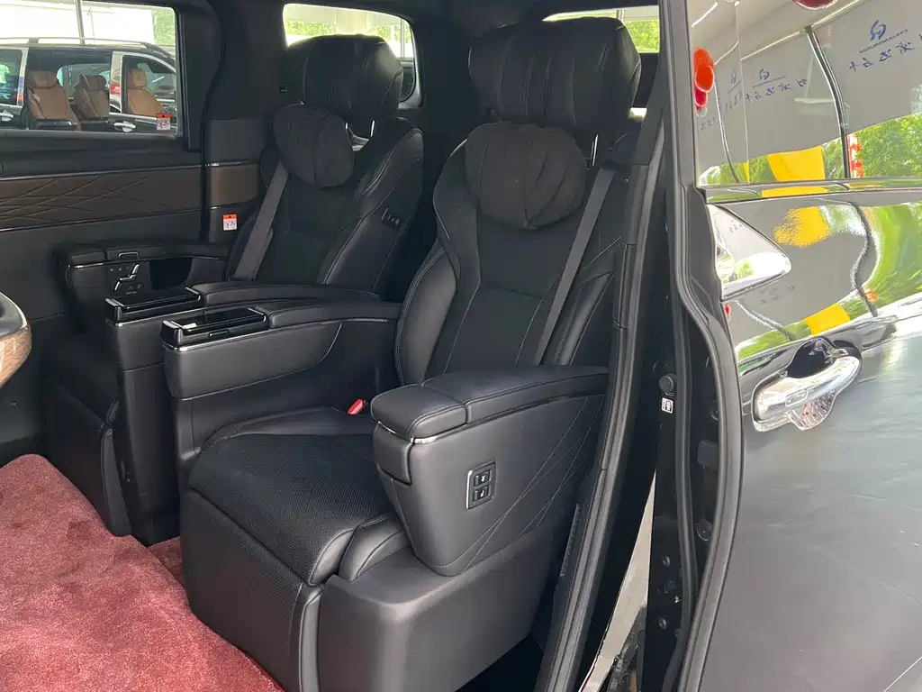 Toyota Vellfire 2024 — фото 17