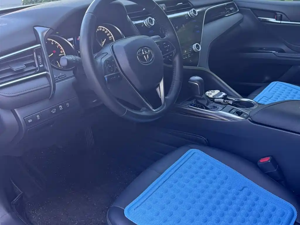 Toyota Camry 2019 — фото 14