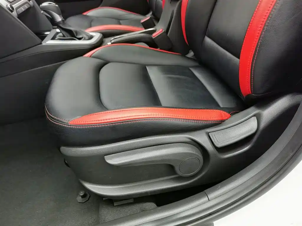 Hyundai Elantra 2017 — фото 20