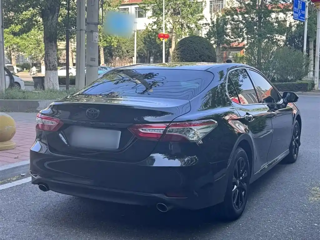 Toyota Camry 2019 — фото 7