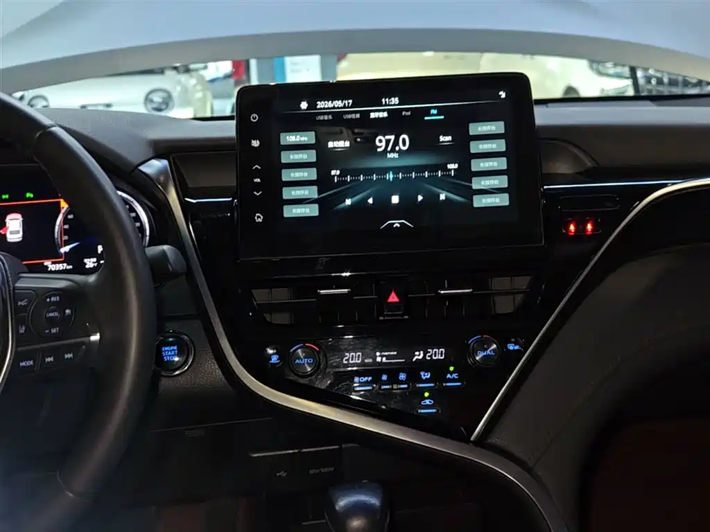 Toyota Camry 2022 — фото 13