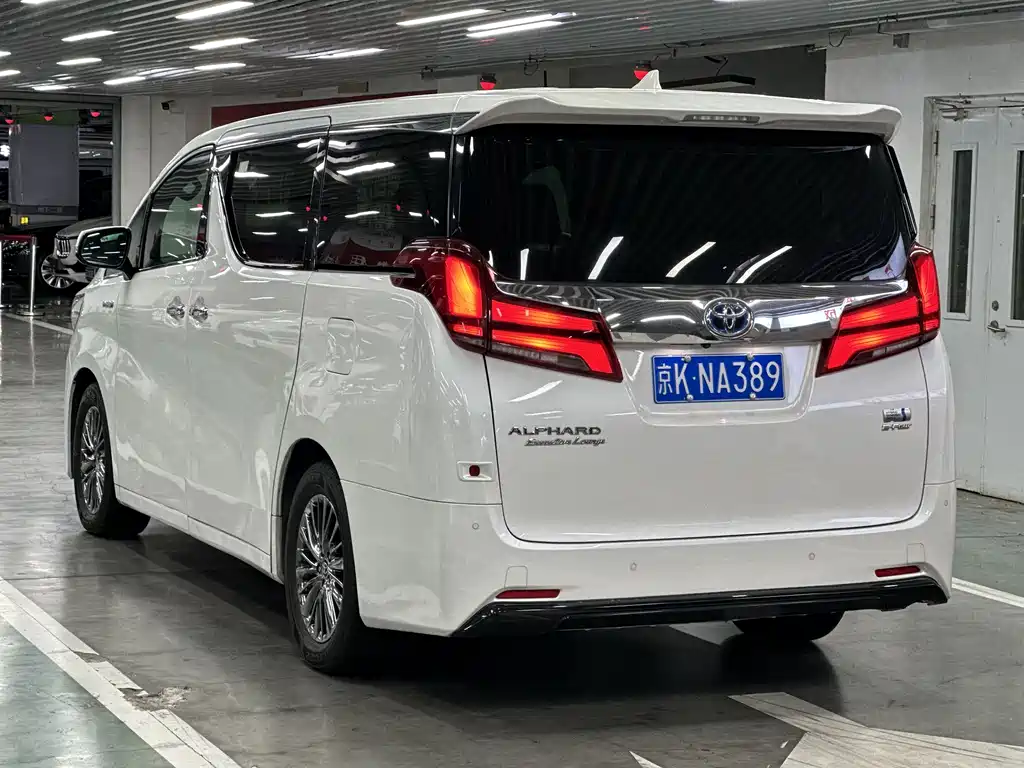 Toyota Alphard 2021 — фото 6