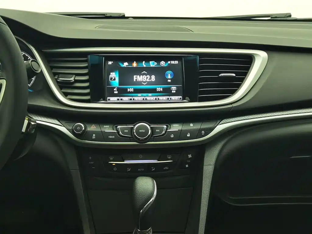 Buick Excelle GT 2019 — фото 12