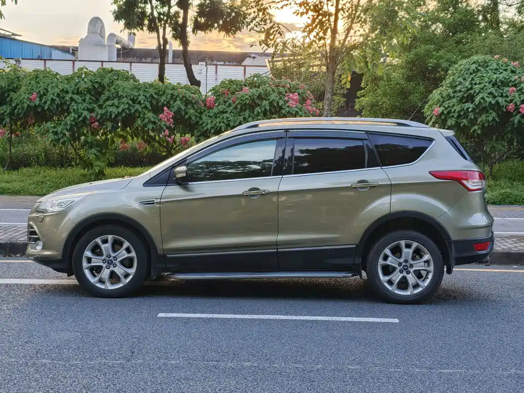 Ford Kuga 2014 — фото 7