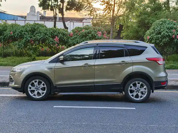 Ford Kuga 2014