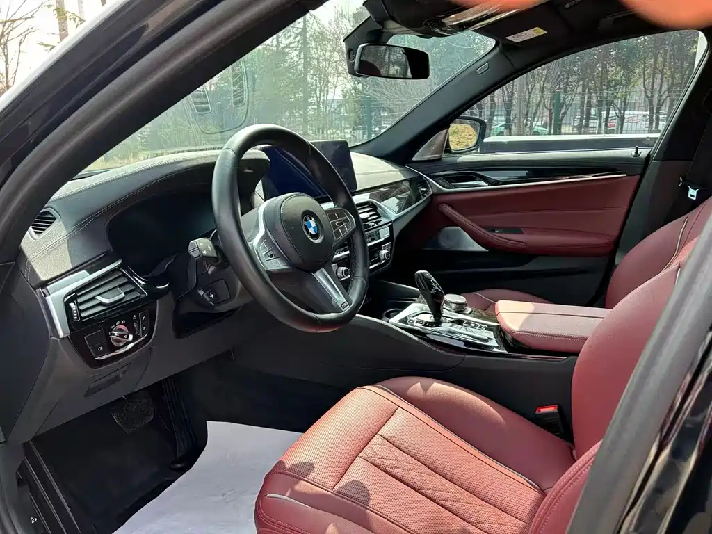 BMW 5 Series 2023