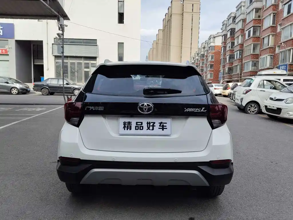 Toyota Yaris L 2022