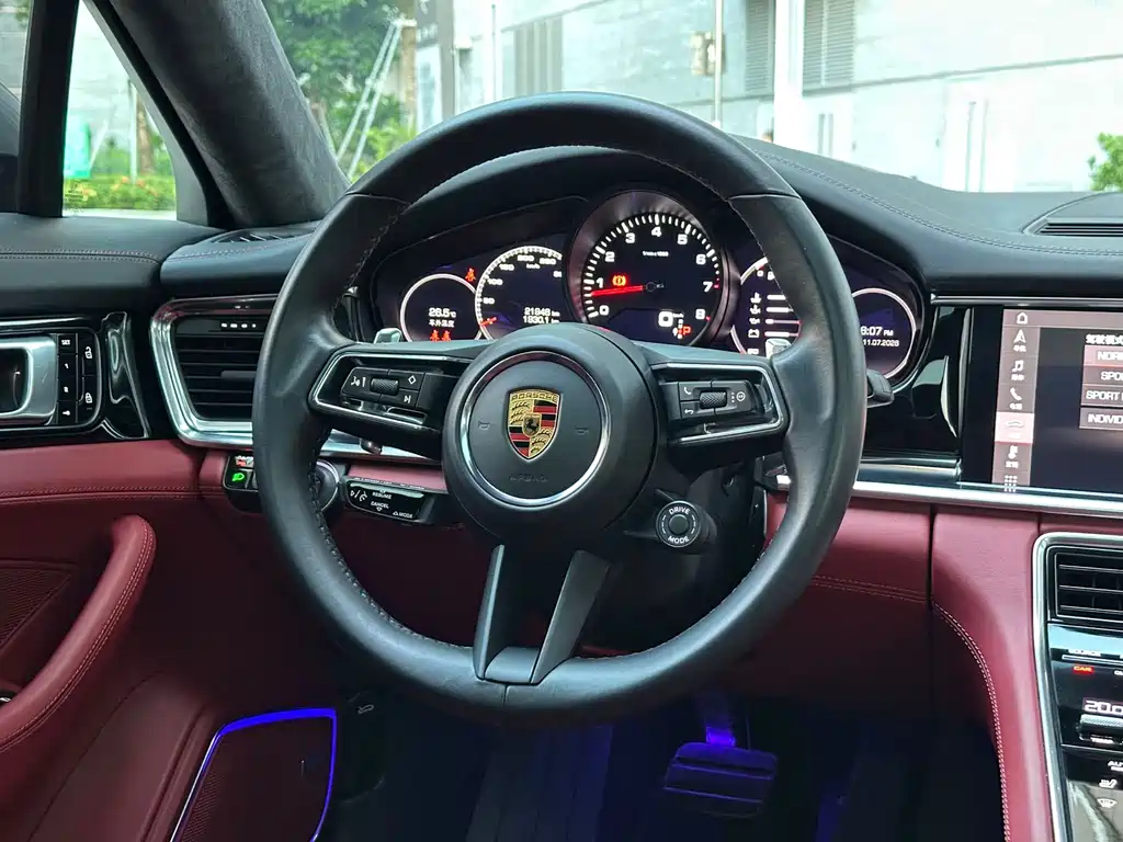 Porsche Panamera 2021 — фото 10